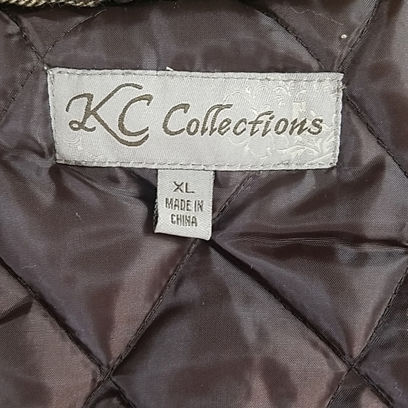 KC Collection, Tan/creme plaid vest, With Fur Hood, Size XL - Picture 7 of 8